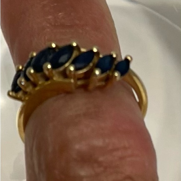 Elegant Sapphire  14k Gold Stone Ring sz 6.5 - Picture 2 of 6